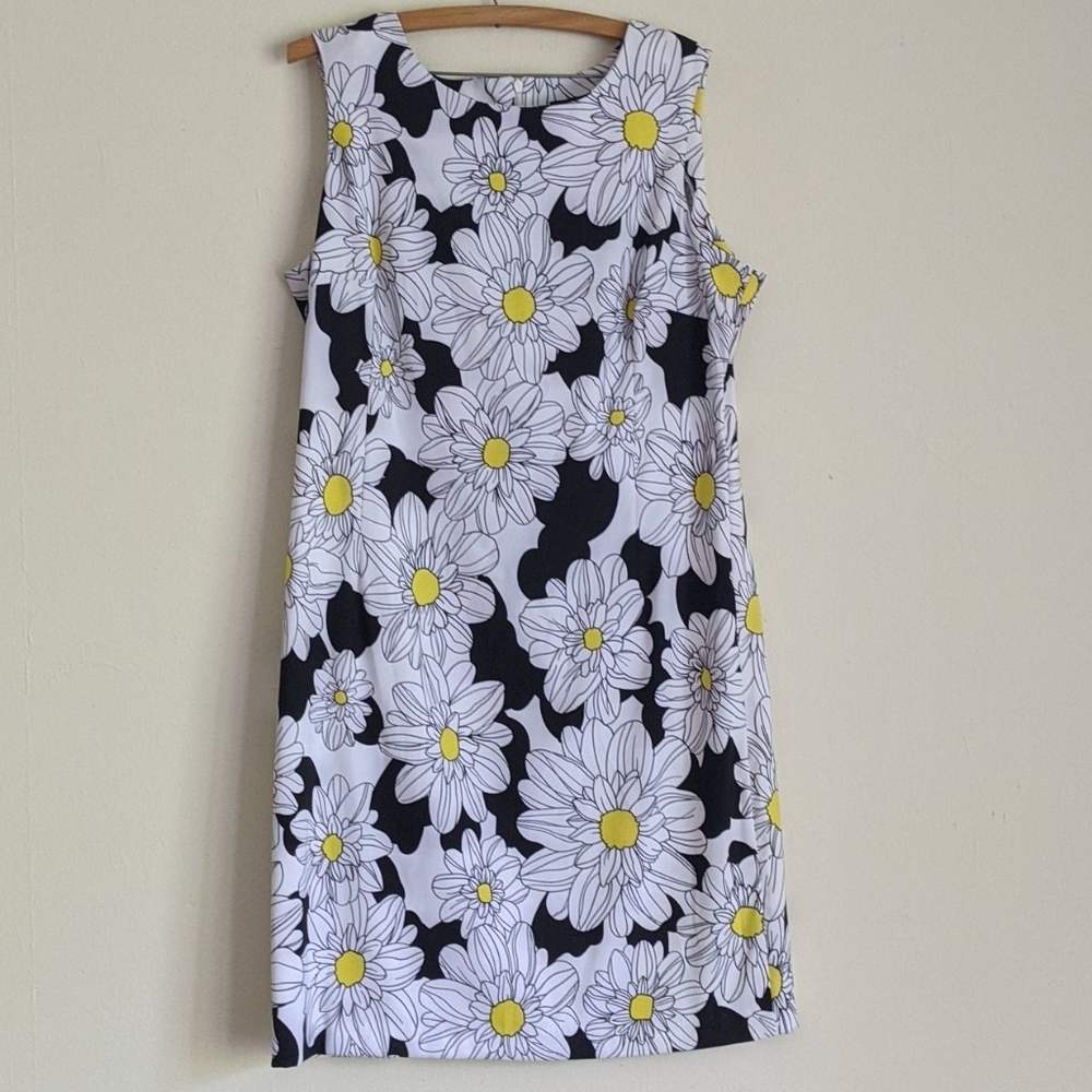 Black White Daisy Floral Print Plus Size Dress 🌼